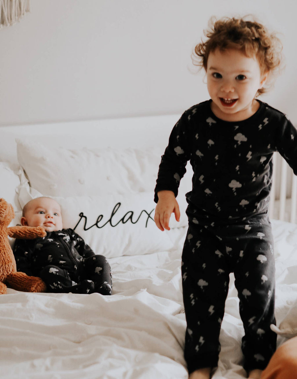 babysoy Inc - Babysoy Pattern Print Zipper Footie: Lightning-Pirate / 12-18m