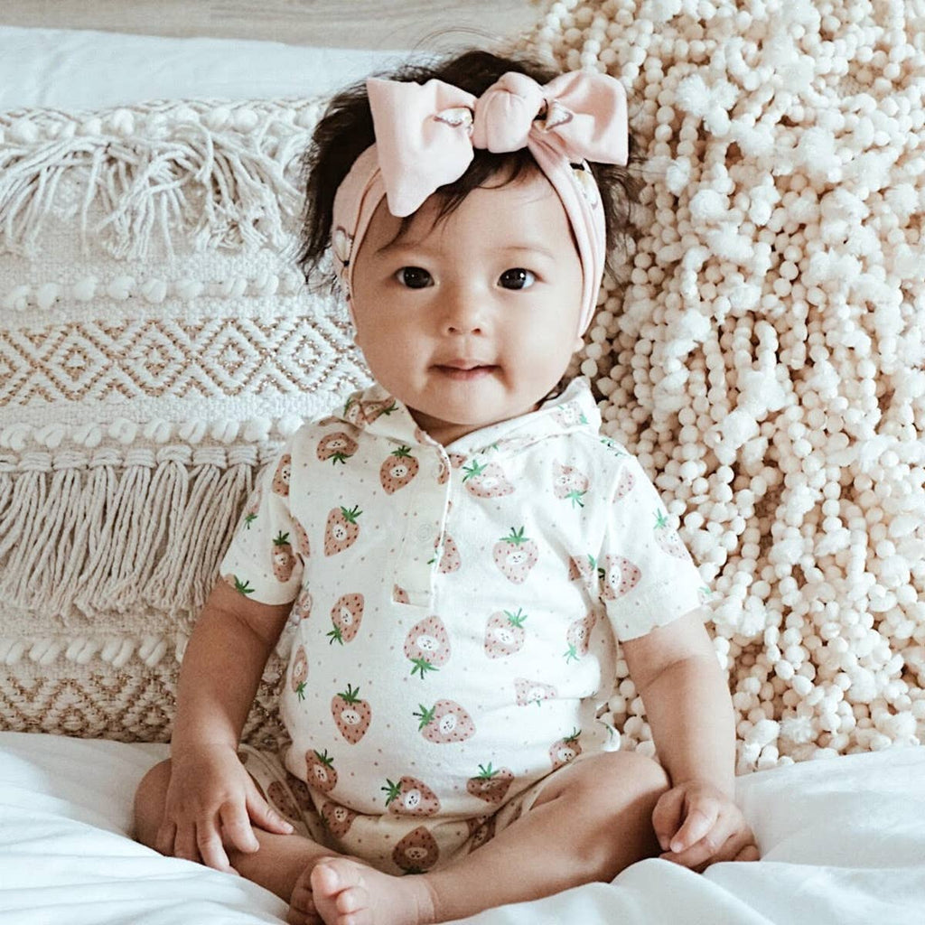 babysoy Inc - Babysoy Short Sleeve Hoodie Romper: Strawberries / 18-24m