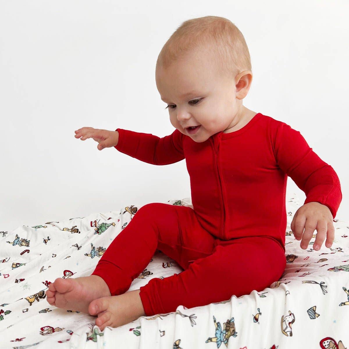 Bellabu Bear - Winterberry Red Bamboo Convertible Footie: 9-12m