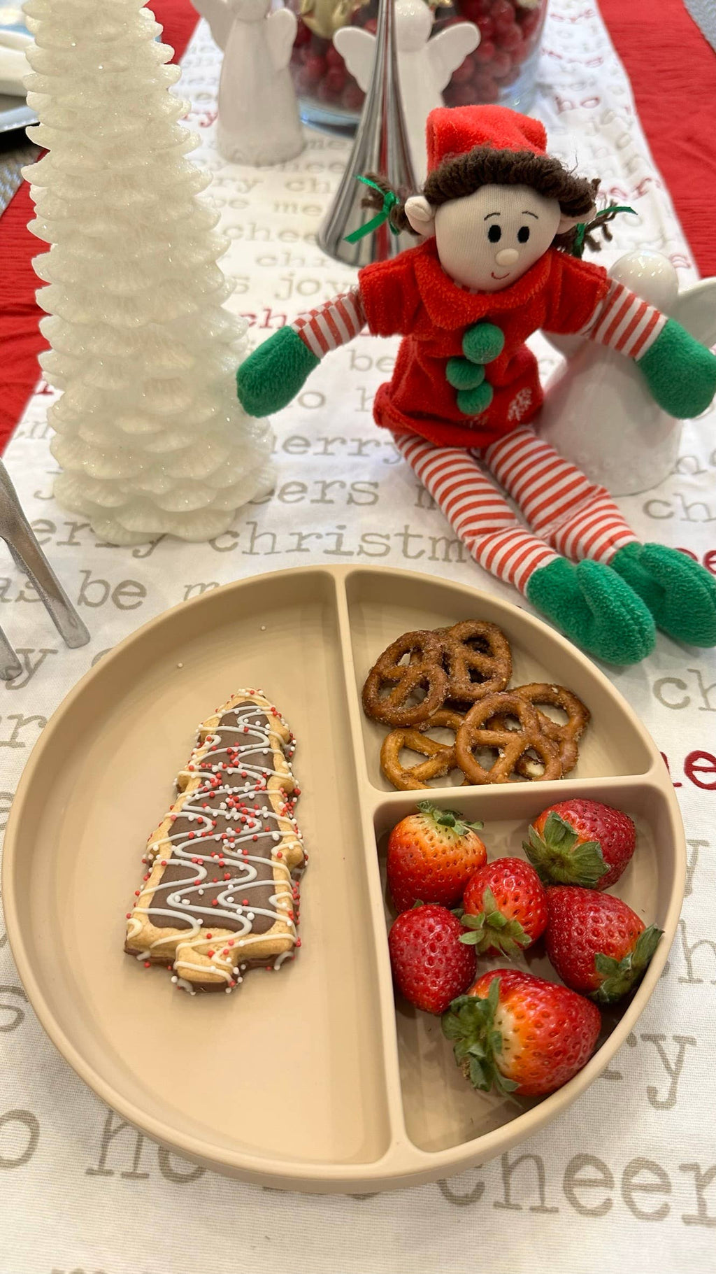 Ali+Oli - Baby Plate with Suction and  Divided Portions (Oatmeal)