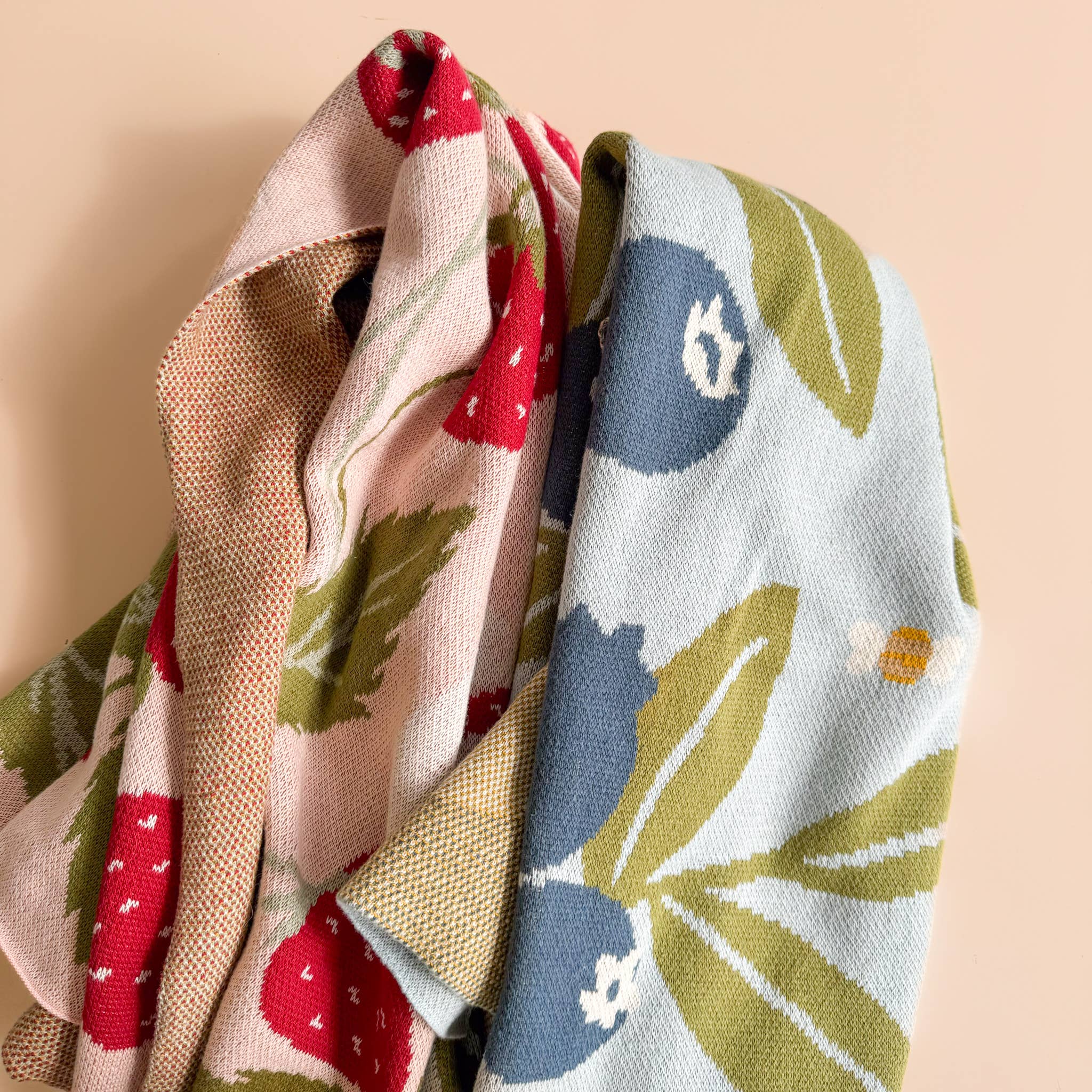 The Blueberry Hill - Blanket Blueberry Bear Bee Organic Cotton Spring Baby Decor