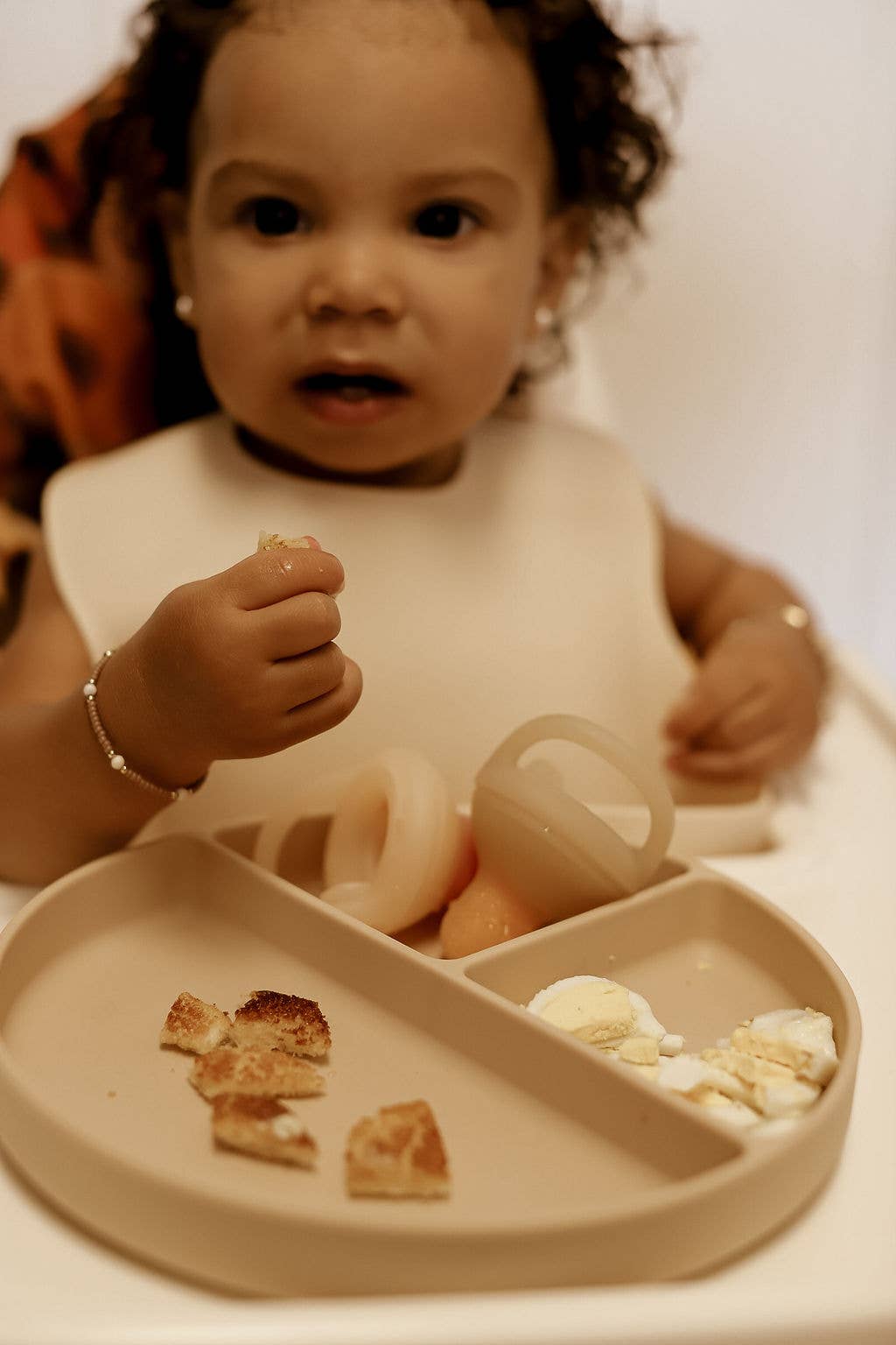 Ali+Oli - Silicone Baby Bib Roll Up & Stay Closed - (Sand)