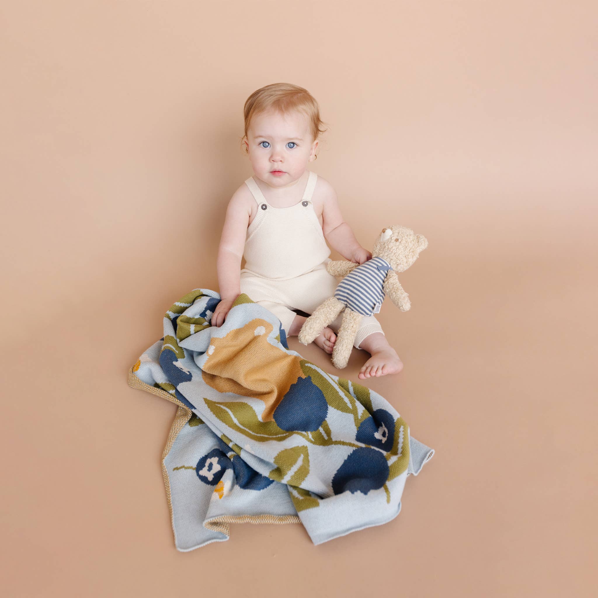 The Blueberry Hill - Blanket Blueberry Bear Bee Organic Cotton Spring Baby Decor