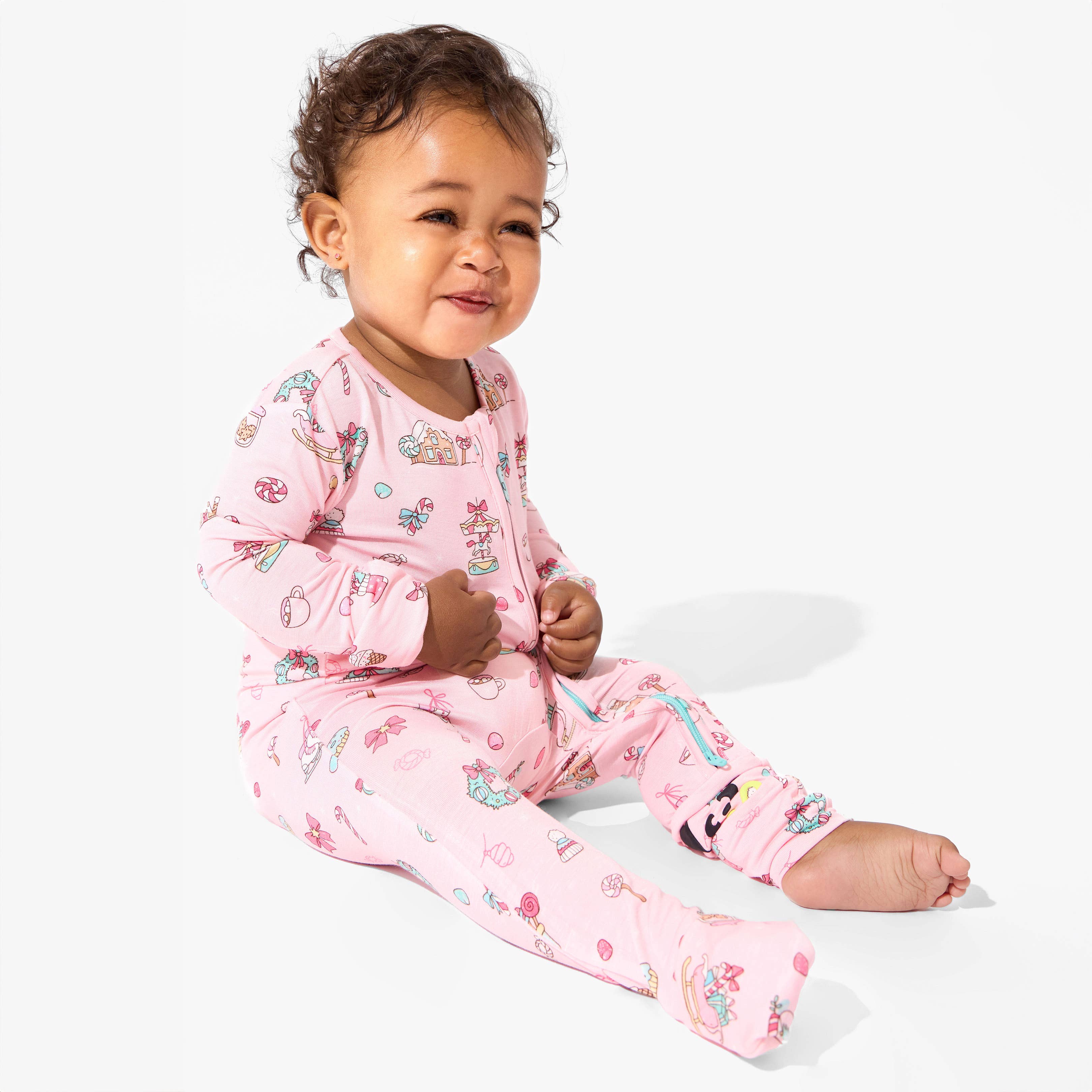Bellabu Bear - Candy Cane Lane Bamboo Convertible Footie: 18-24m