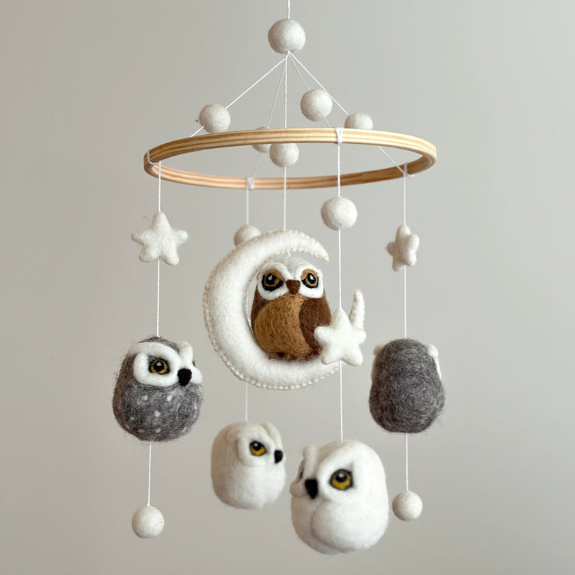 Mobile - Felt Baby - Owl with soft felt owls and stars hanging from a wooden ring, designed as a charming nursery accessory for a cozy baby space.