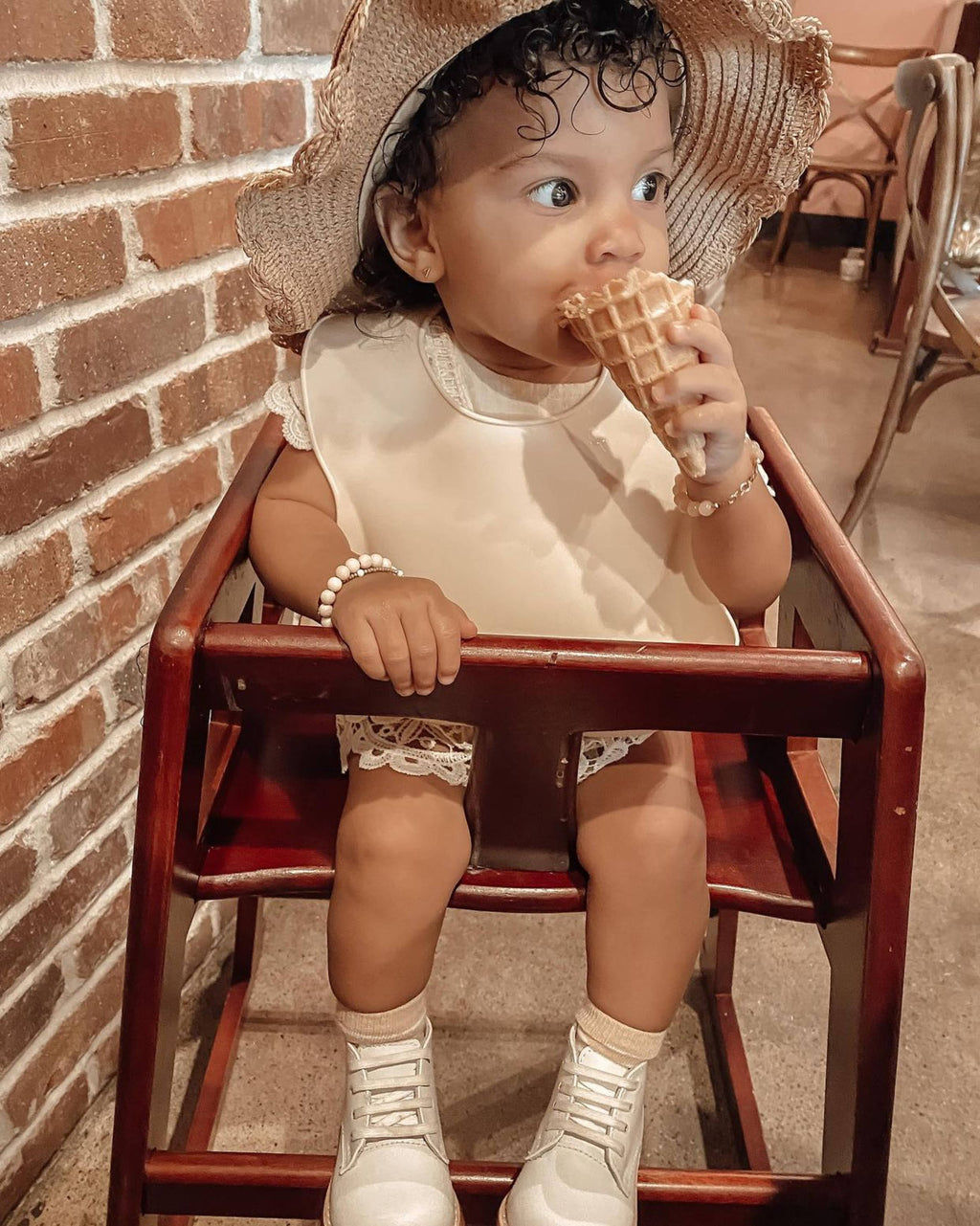 Ali+Oli - Silicone Baby Bib Roll Up & Stay Closed - (Sand)