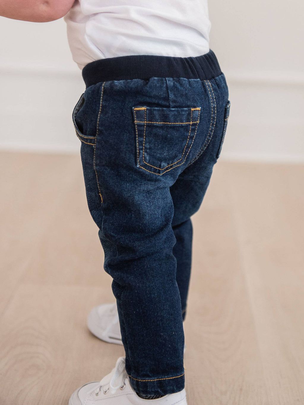 RuffleButts + RuggedButts - Boys Medium Wash Stretch Denim Pull-on Jeans
: 12-18m